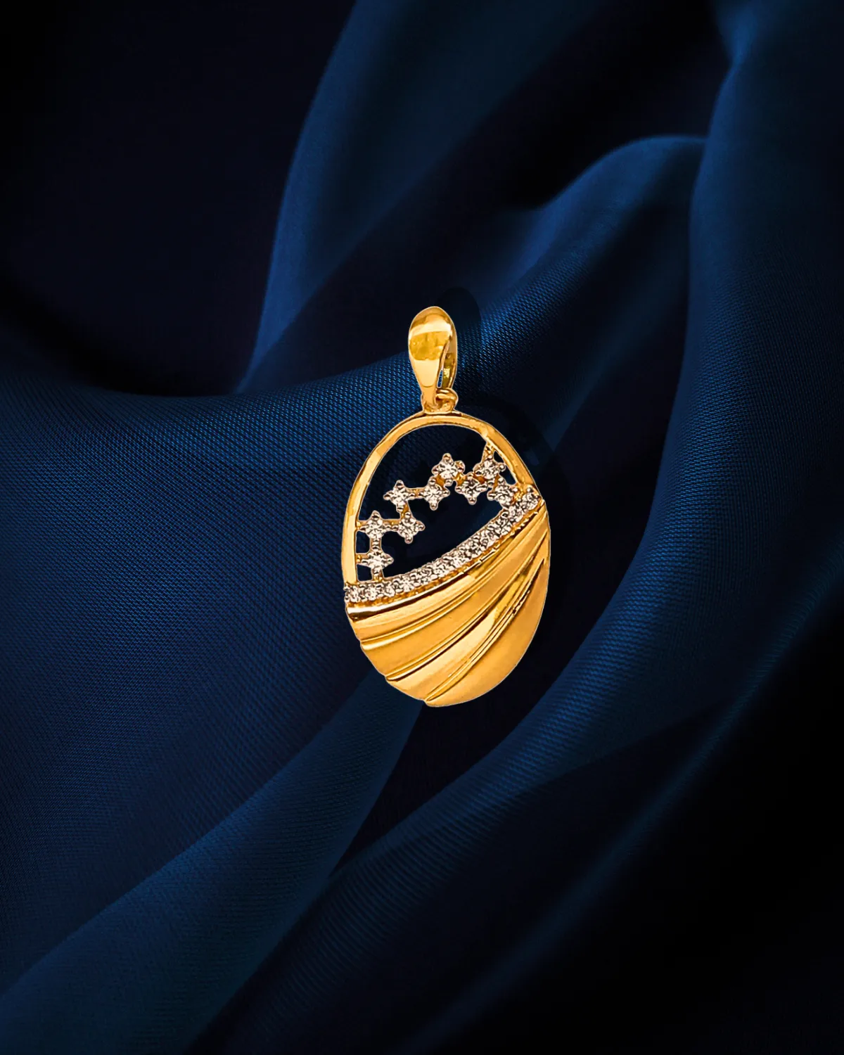 22 KT Designer Gold  Round Pendant Set (D139)