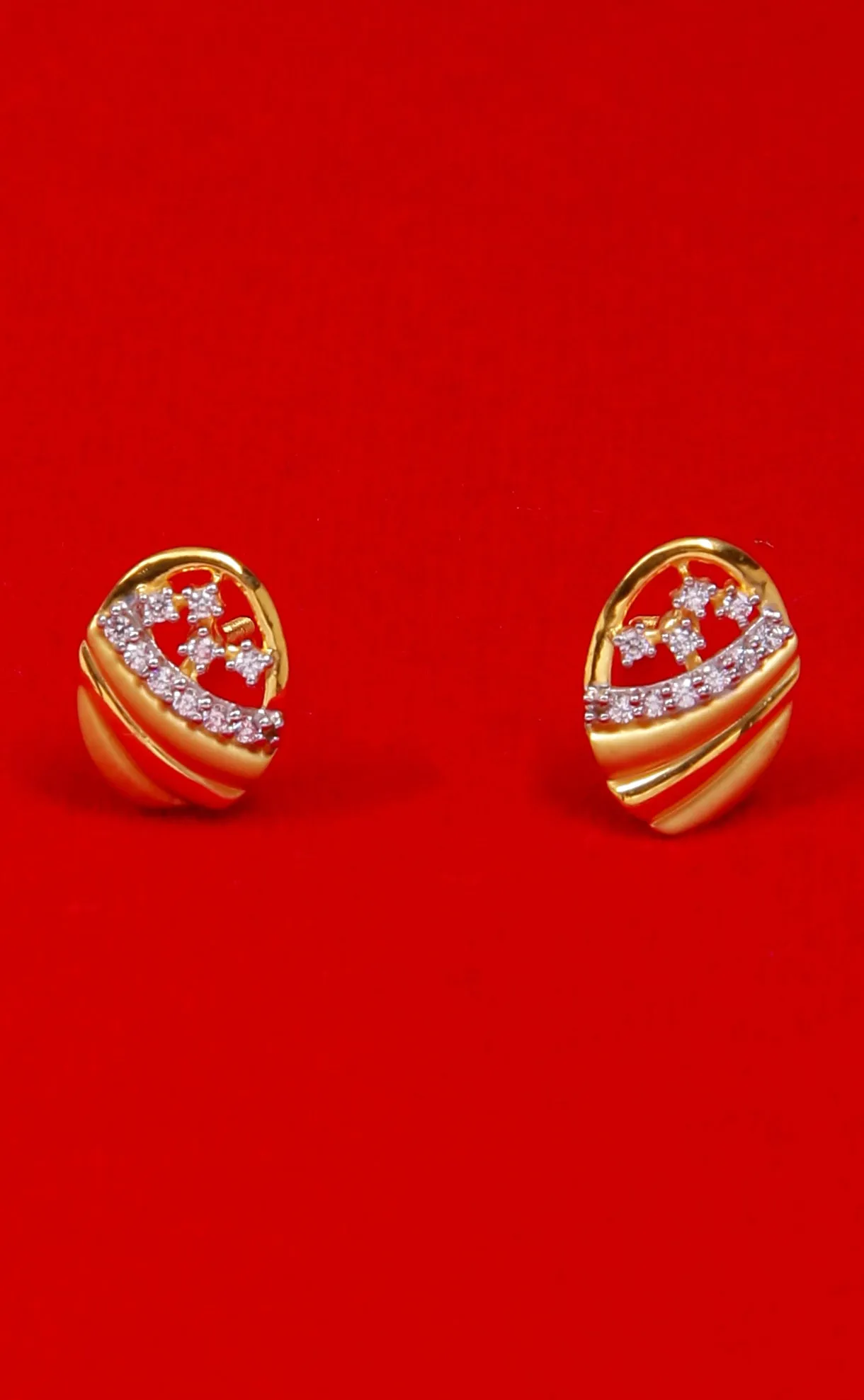 22 KT Designer Gold  Round Pendant Set (D139)