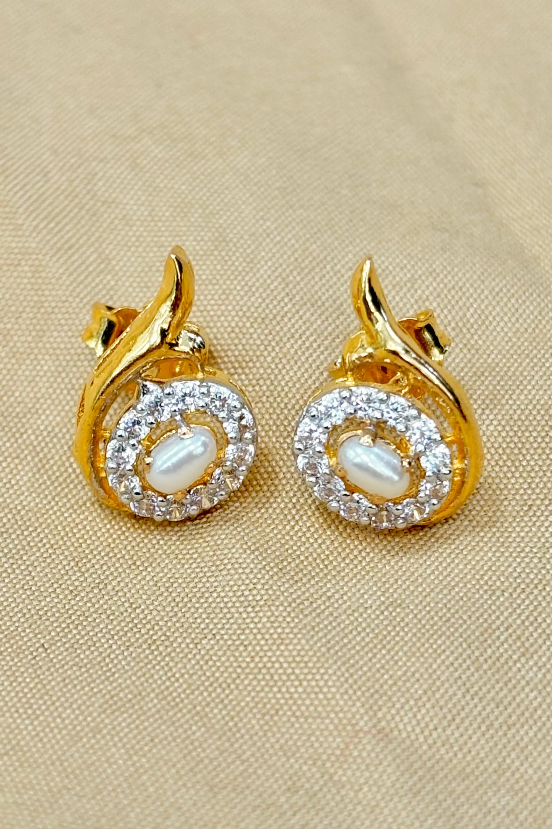 22 KT Gold Designer Pearl Pendant Set (D47)