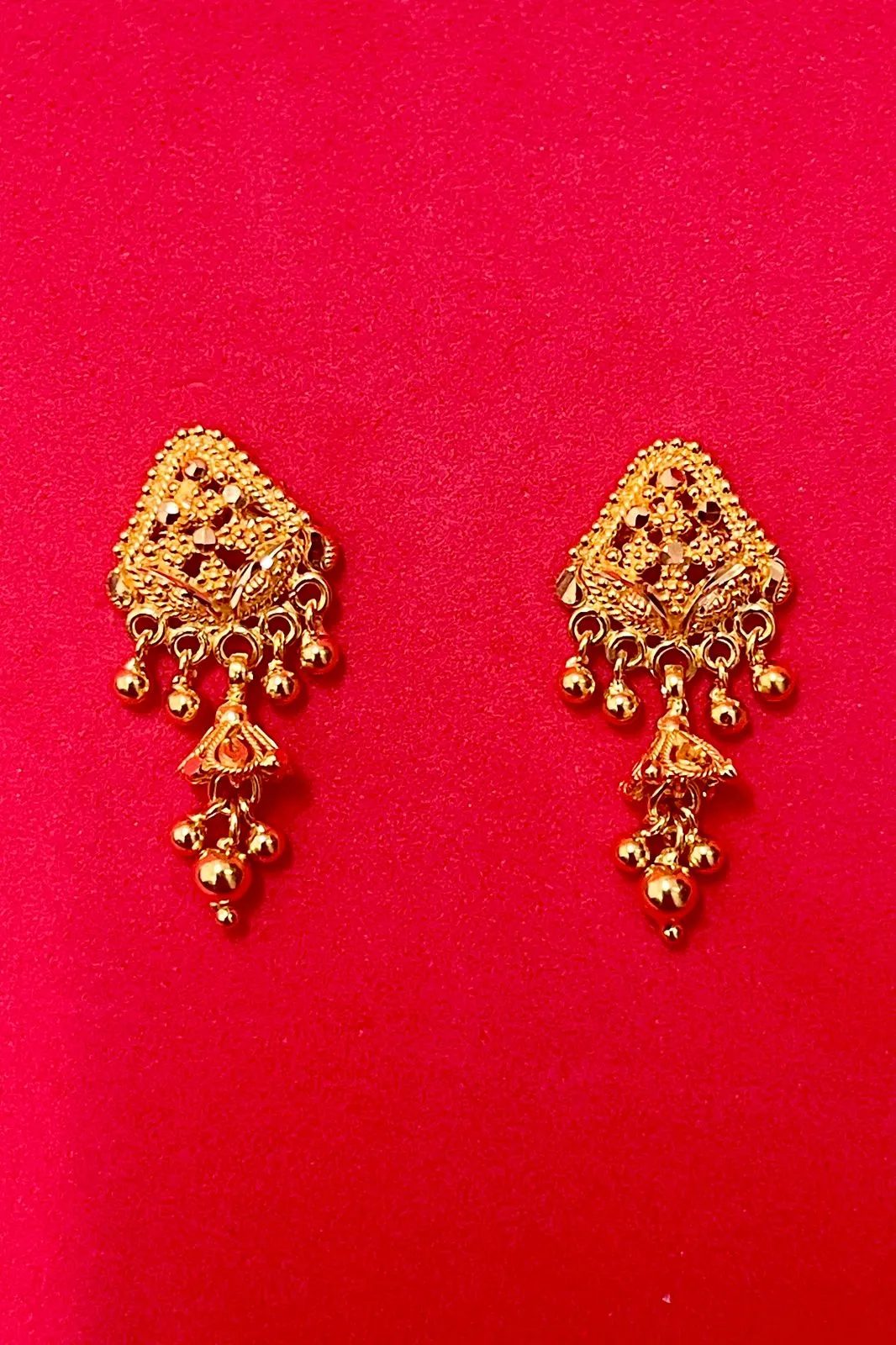22 KT Gold Designer Pendant Set (D104)