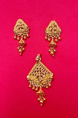 22 KT Gold Designer Pendant Set (D104)