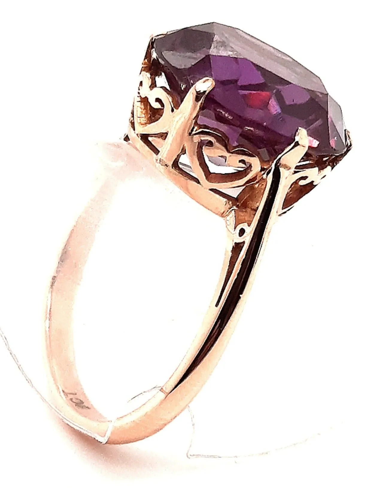 9ct Yellow Gold & Colour Change Sapphire Dress Ring