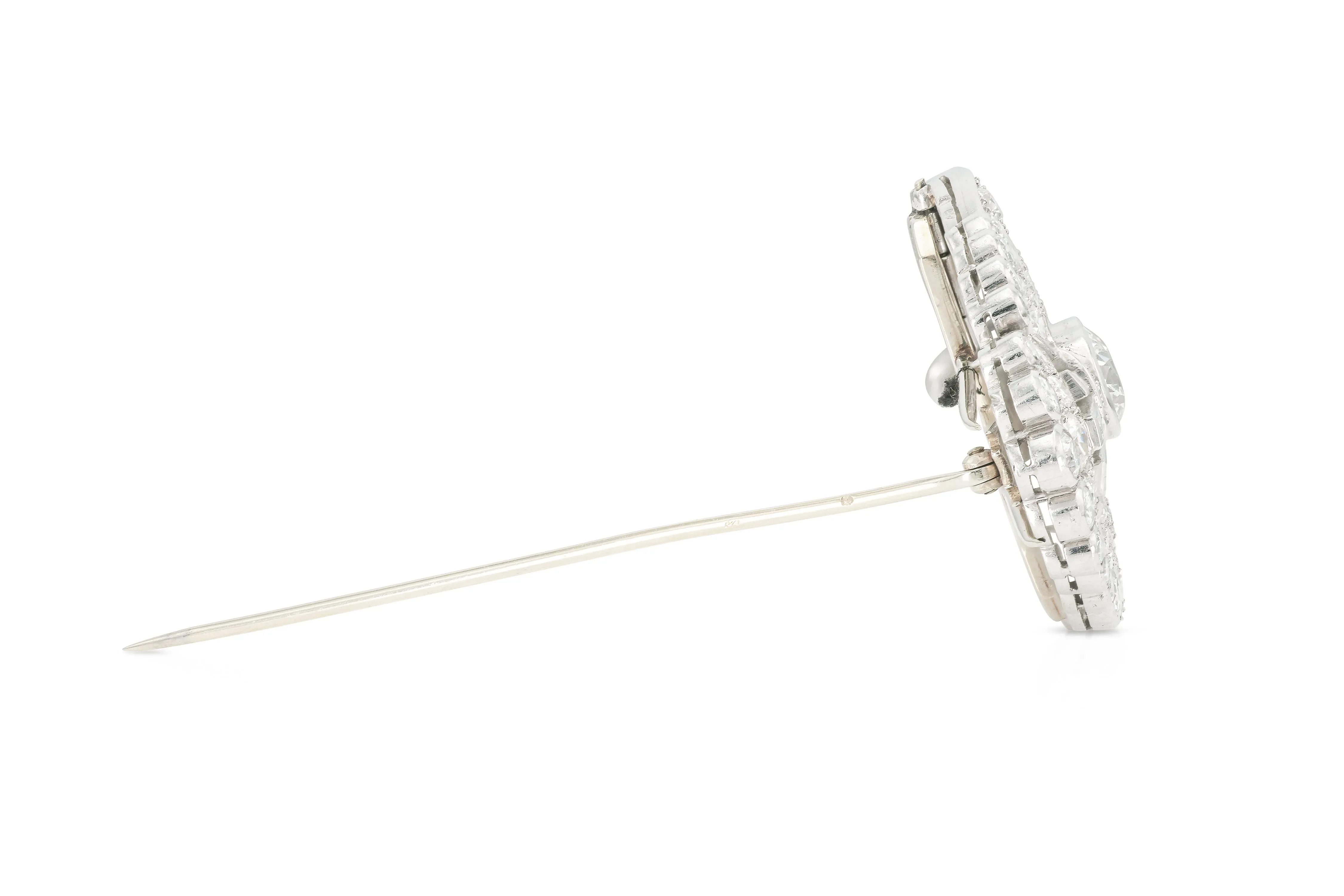 Antique Art Deco 1930s 19.90 Carat Diamond Double Clip Brooch