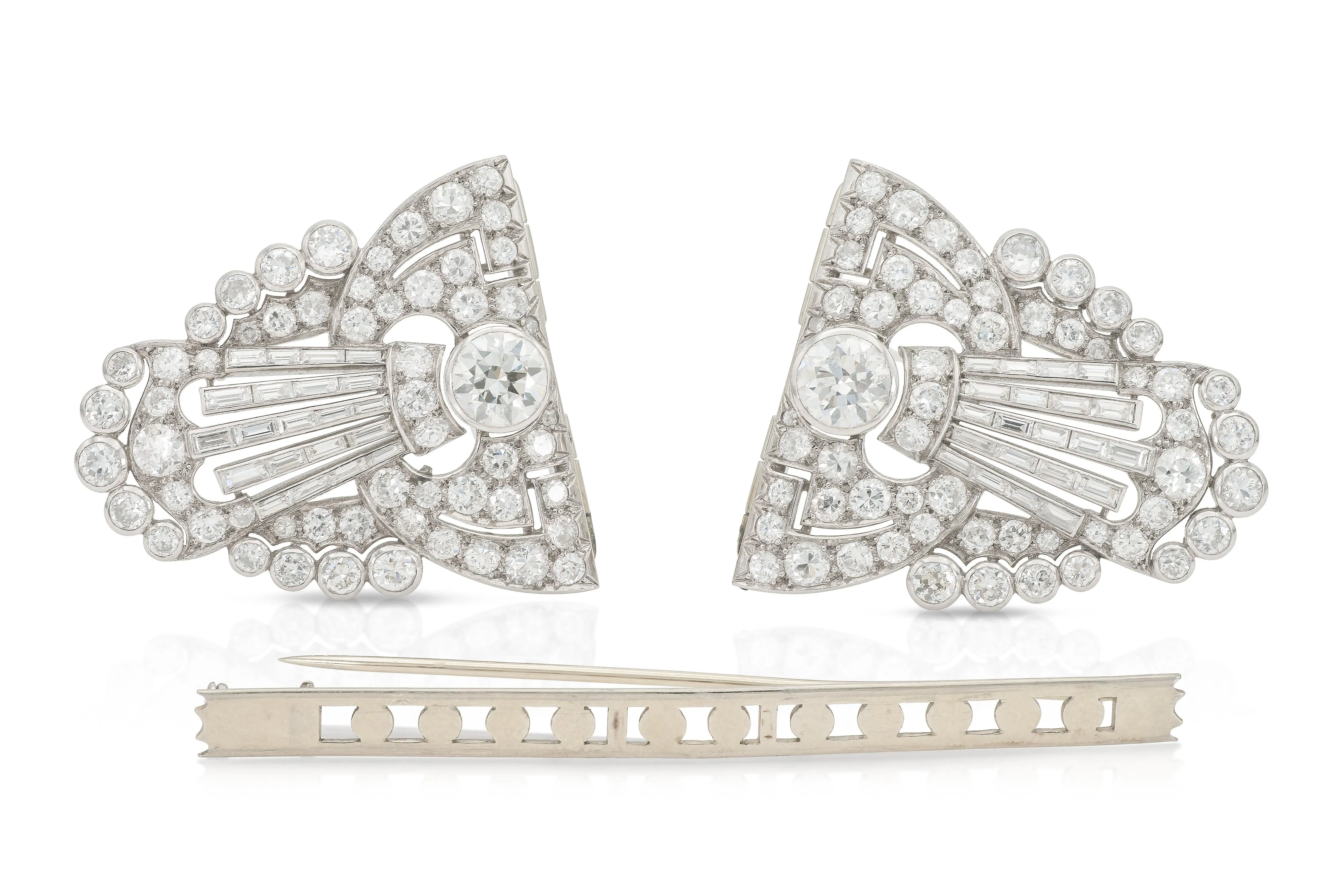 Antique Art Deco 1930s 19.90 Carat Diamond Double Clip Brooch