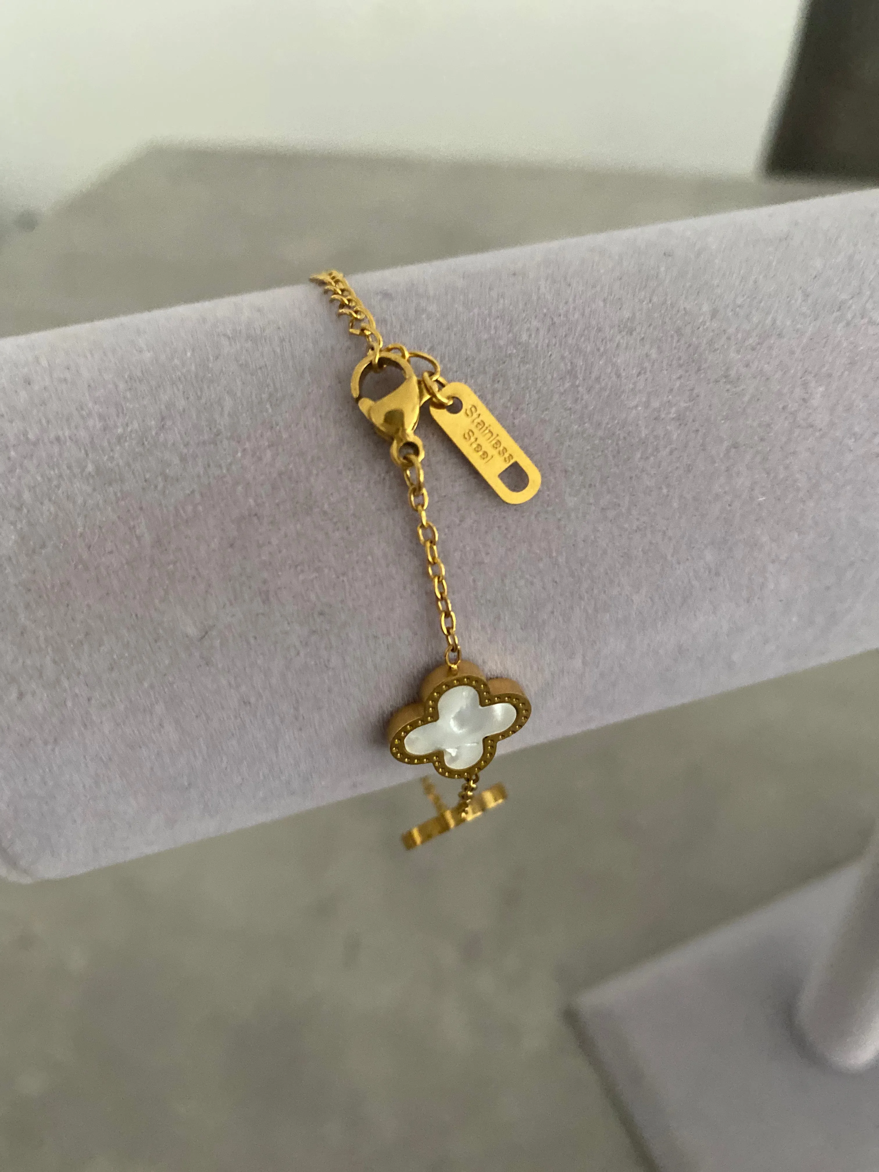 Clover Bracelet - Gold & White