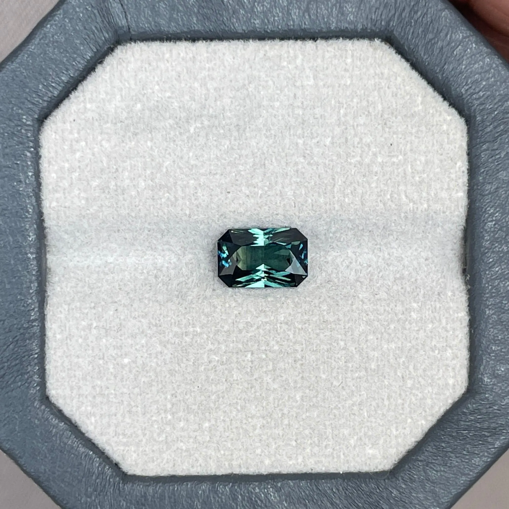 natural blue green sapphire 2.55 crt