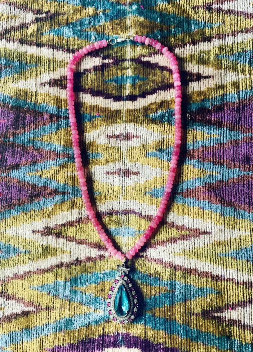 Neema pendant