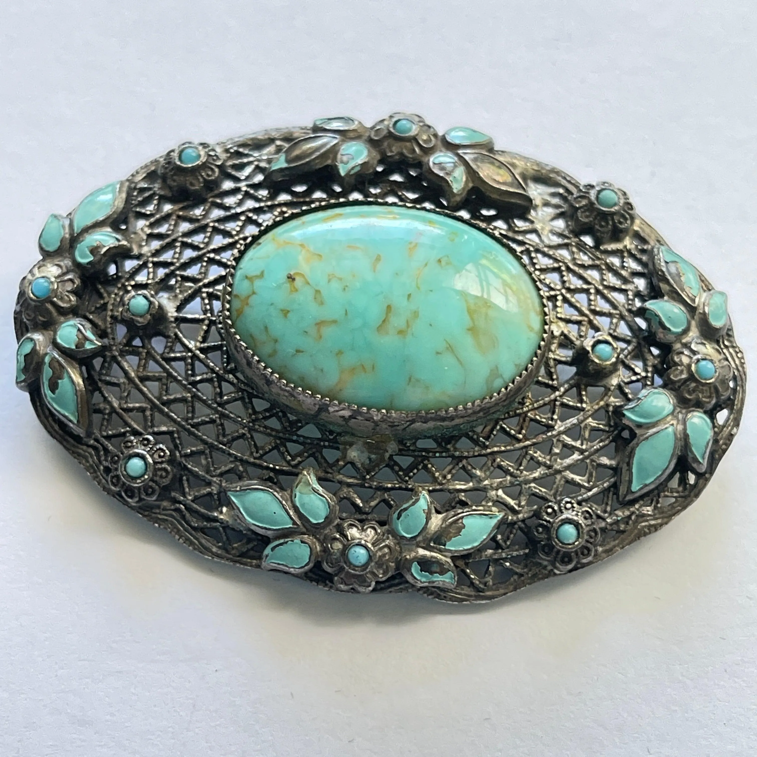 Oval Filigree 1940's Vintage Brooch
