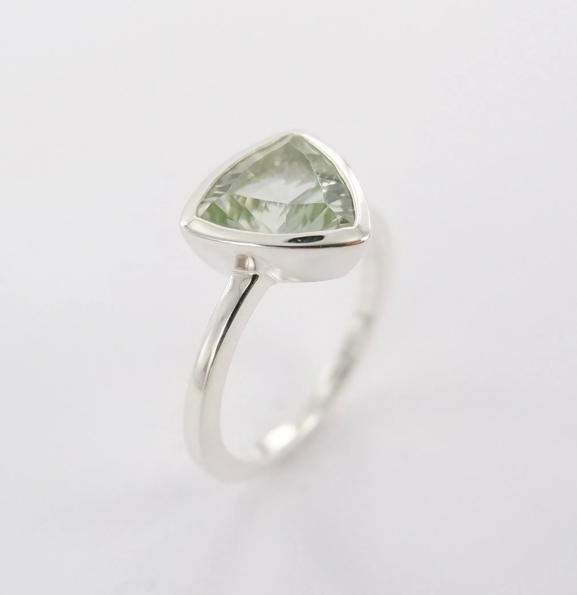 Trilliant Gemstone Rings Ai208